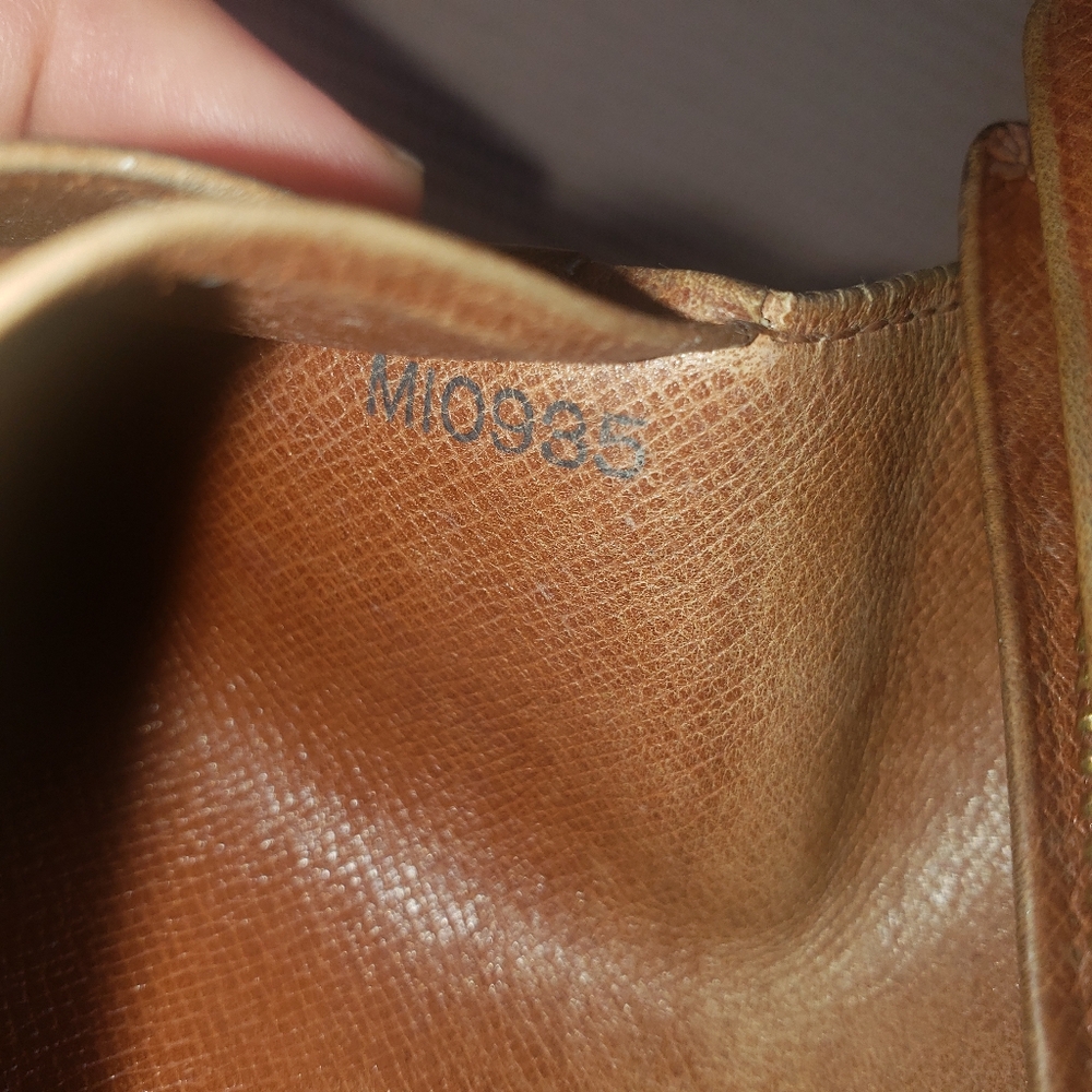 Louis Vuitton Monogram Bifold Wallet with COA - Picture 11 of 16